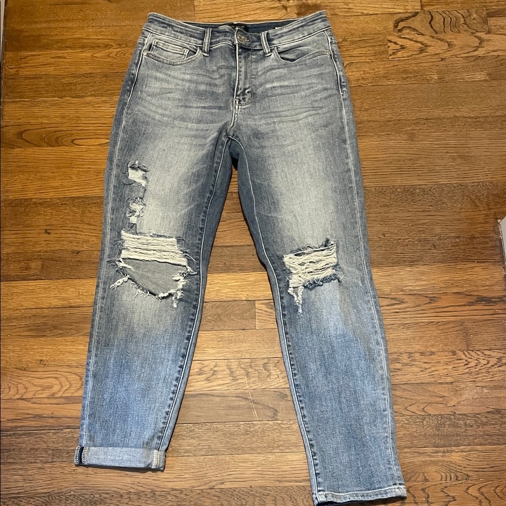 Judy Blue Distressed  Boyfriend Jeans